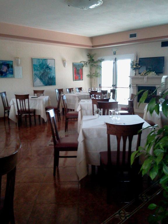 Albergo Al Portico Azzano Decimo ภายนอก รูปภาพ