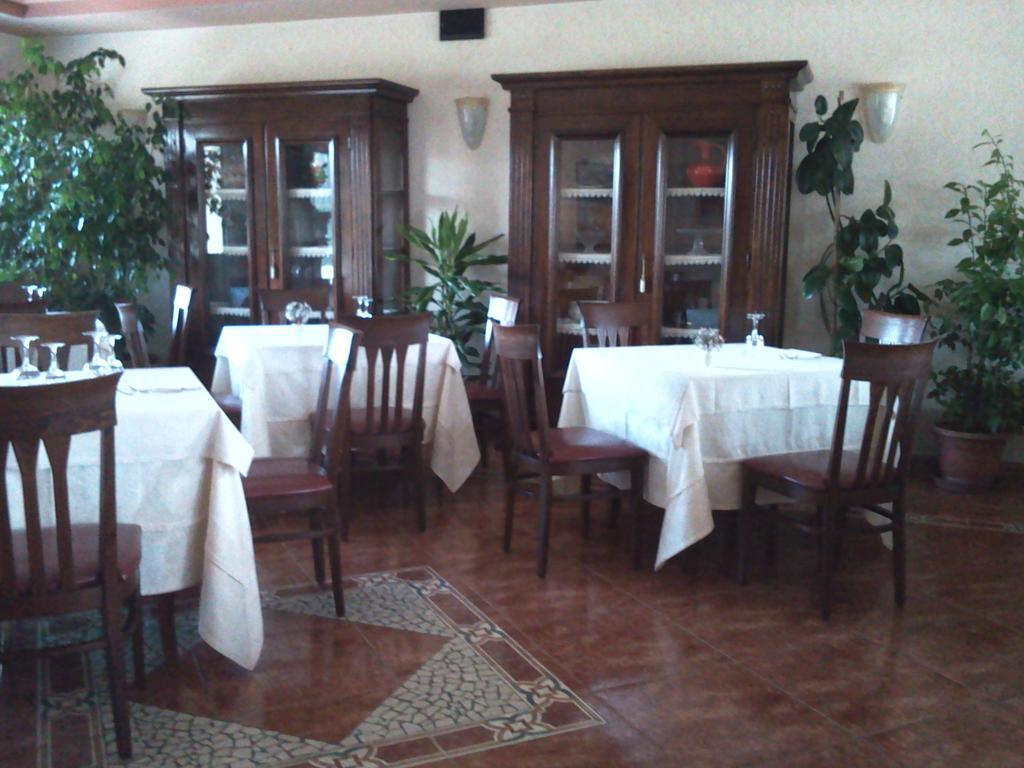Albergo Al Portico Azzano Decimo ภายนอก รูปภาพ