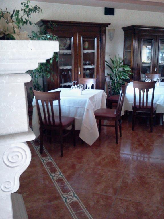 Albergo Al Portico Azzano Decimo ภายนอก รูปภาพ