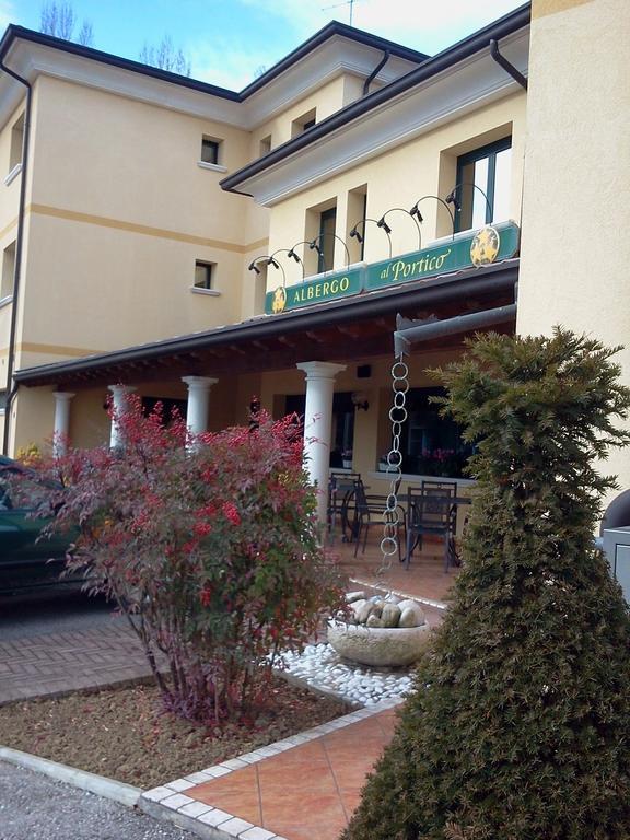 Albergo Al Portico Azzano Decimo ภายนอก รูปภาพ